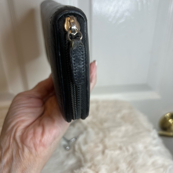 ❤️SOLD❤️TRR CHANEL CAMELLIA LAMBSKIN CC LOGO EMBOSSED ZIP LEATHER LONG WALLET - Picture 7 of 16